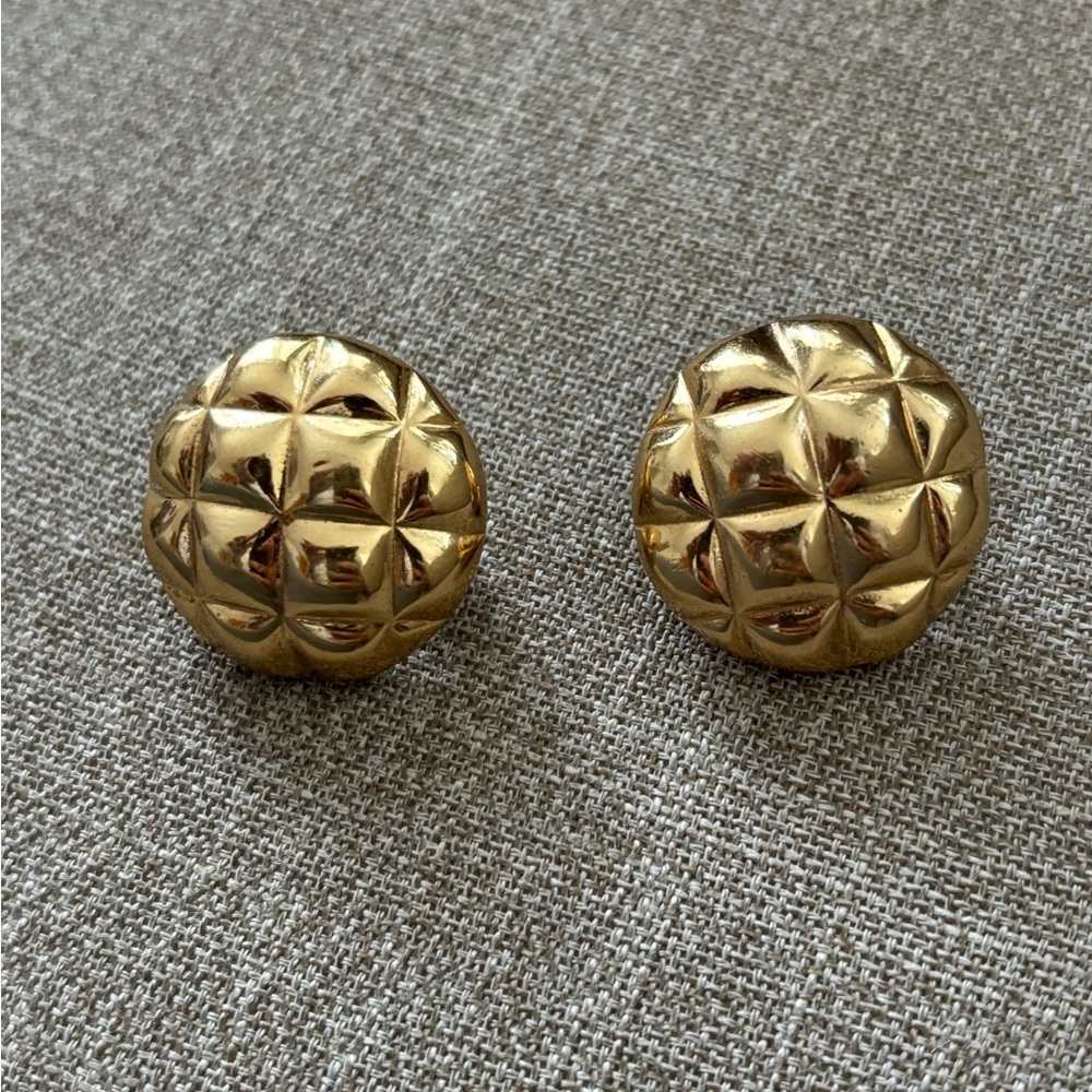 Vintage Quilted clip on earrings